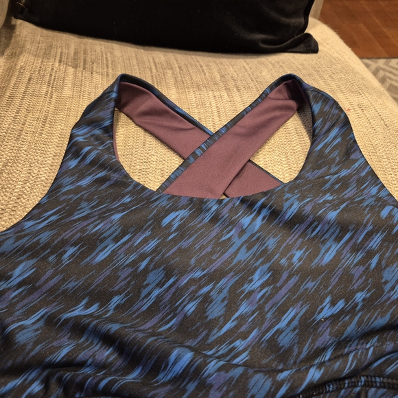 Asics Blue and Black Patterned Sports Bra and Shorts Set - Picture 11 of 11